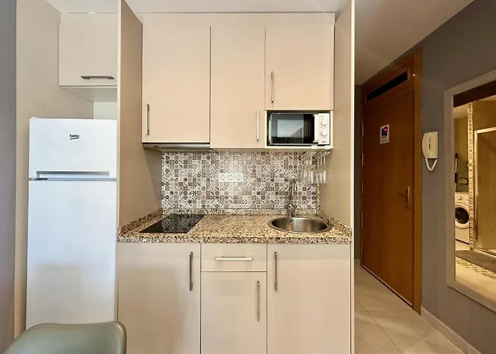 Clubrent - Edf Horizonte, Estudio De Estilo Escandinavo アパート カルプ