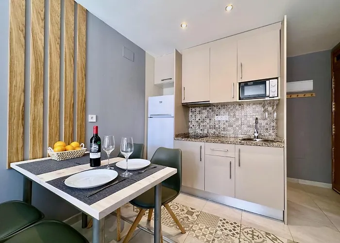 Clubrent - Edf Horizonte, Estudio De Estilo Escandinavo * カルプ