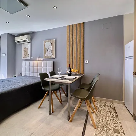 Clubrent - Edf Horizonte, Estudio De Estilo Escandinavo شقة كاليبي